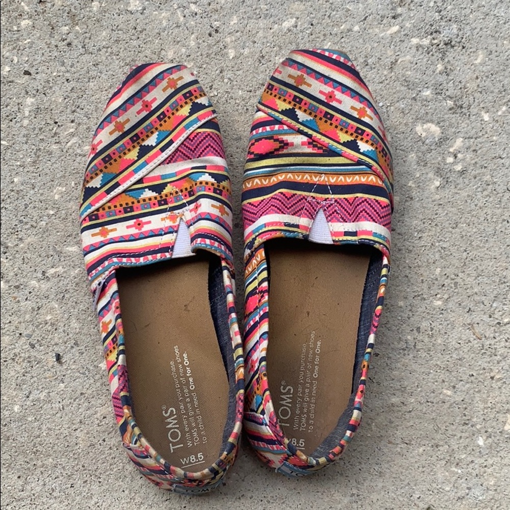 🥳🥳Toms Slip Ons